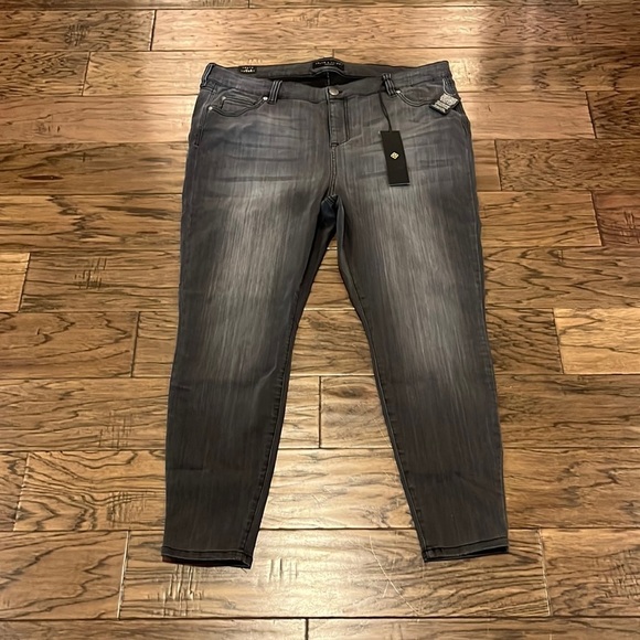 Truth & Theory Super Soft Stretch Ankle Skinny NWT Size 20W - Picture 1 of 16